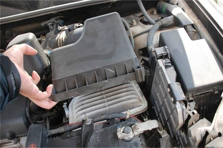 干式华体hth登录入口_华体（中国）在维护时，取出滤芯，轻轻敲击端面，灰尘即可掉下，同时可用毛刷轻刷沾污表面