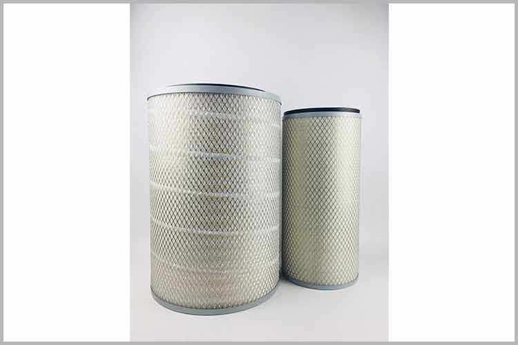 在吸入空气与燃油混合之前，货车华体hth登录入口_华体（中国）滤去空气中尘土、碳及杂物，然后保障了吸入空气的清洁