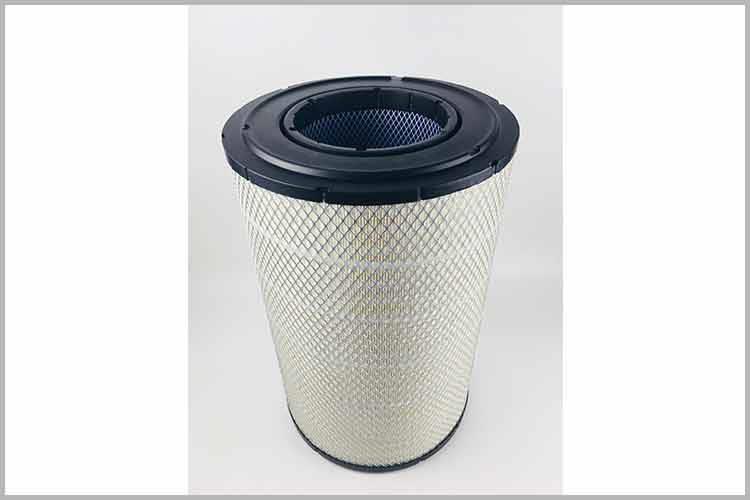 在安装新的汽油发动机华体hth登录入口_华体（中国）的时候，我们需要注意华体hth登录入口_华体（中国）下方靠右的一个突出的塑料片